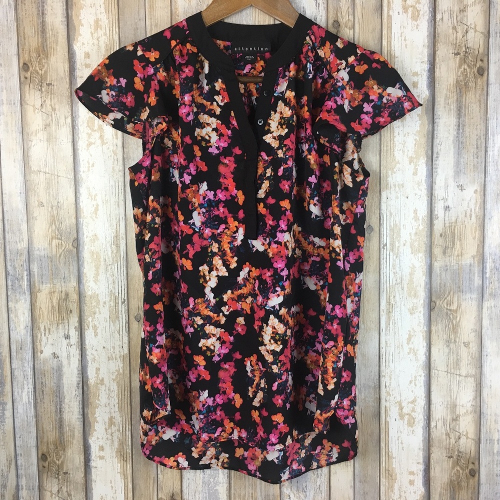 Attention Floral Short Sleeve Top